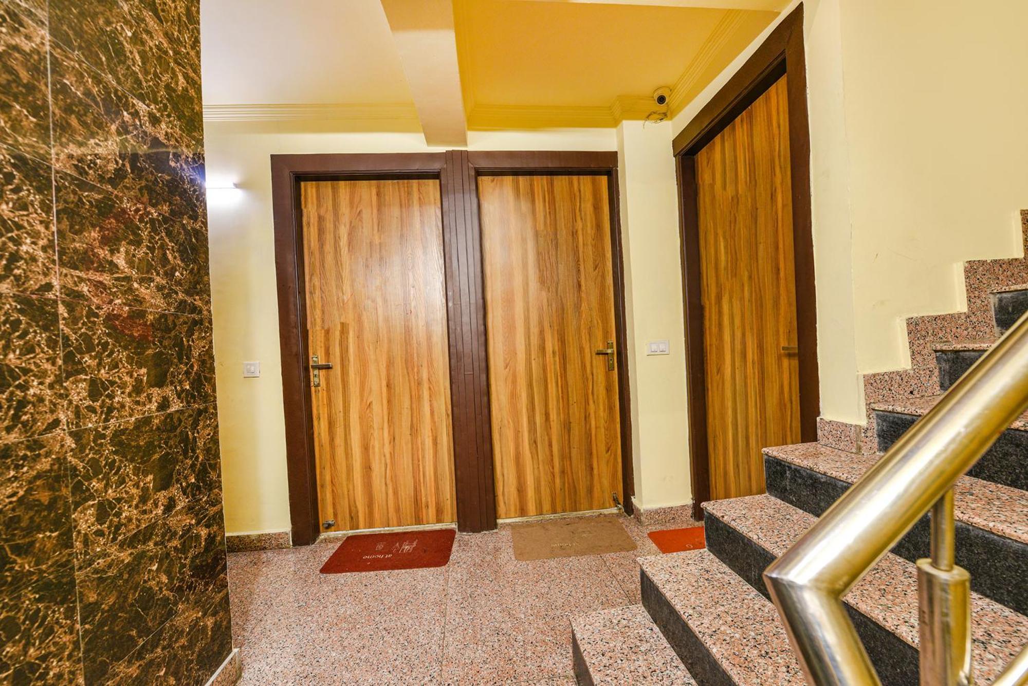 Fabhotel Ishtara Auberge - Nr Yashobhoomi Convention Centre 뉴델리 외부 사진
