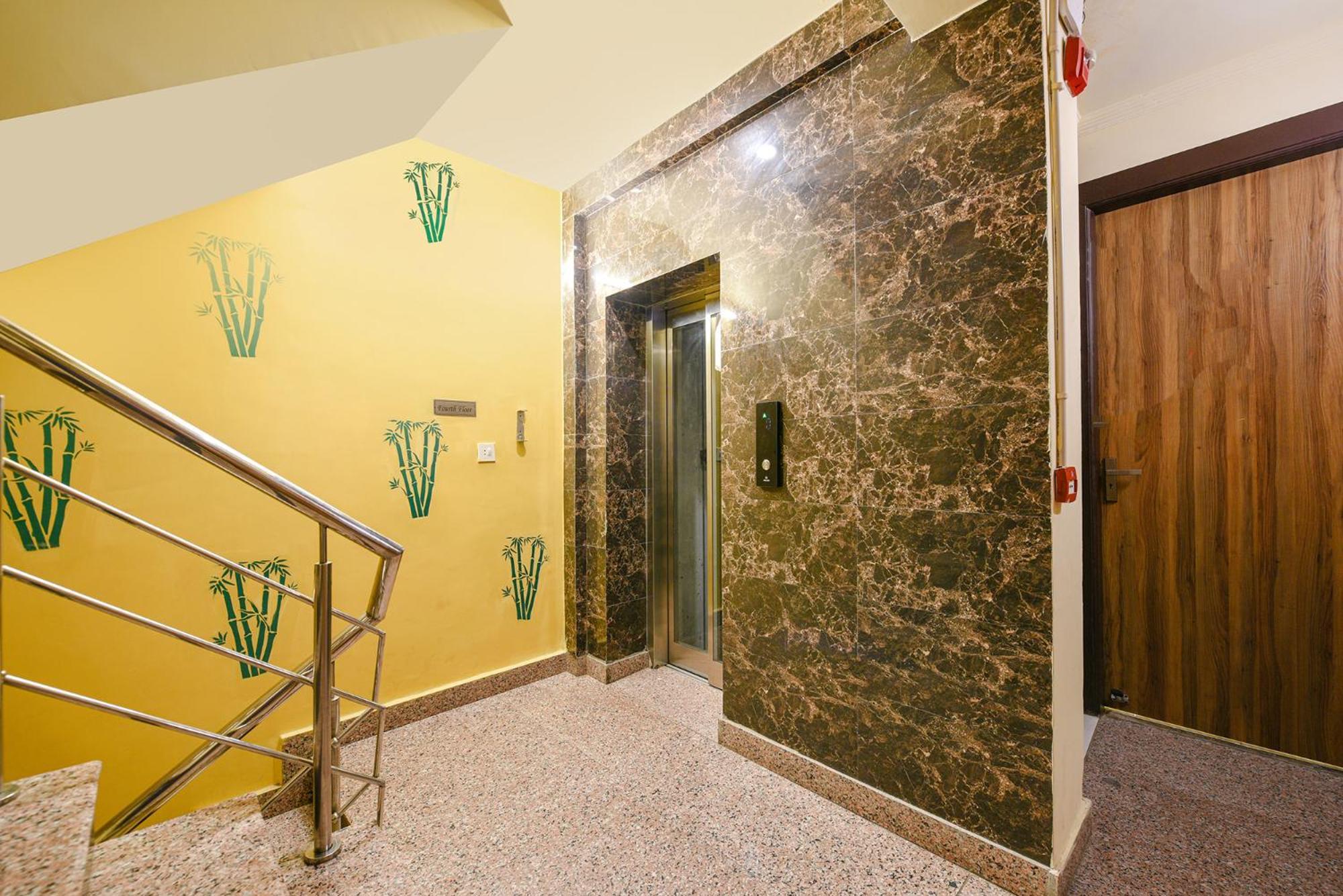 Fabhotel Ishtara Auberge - Nr Yashobhoomi Convention Centre 뉴델리 외부 사진