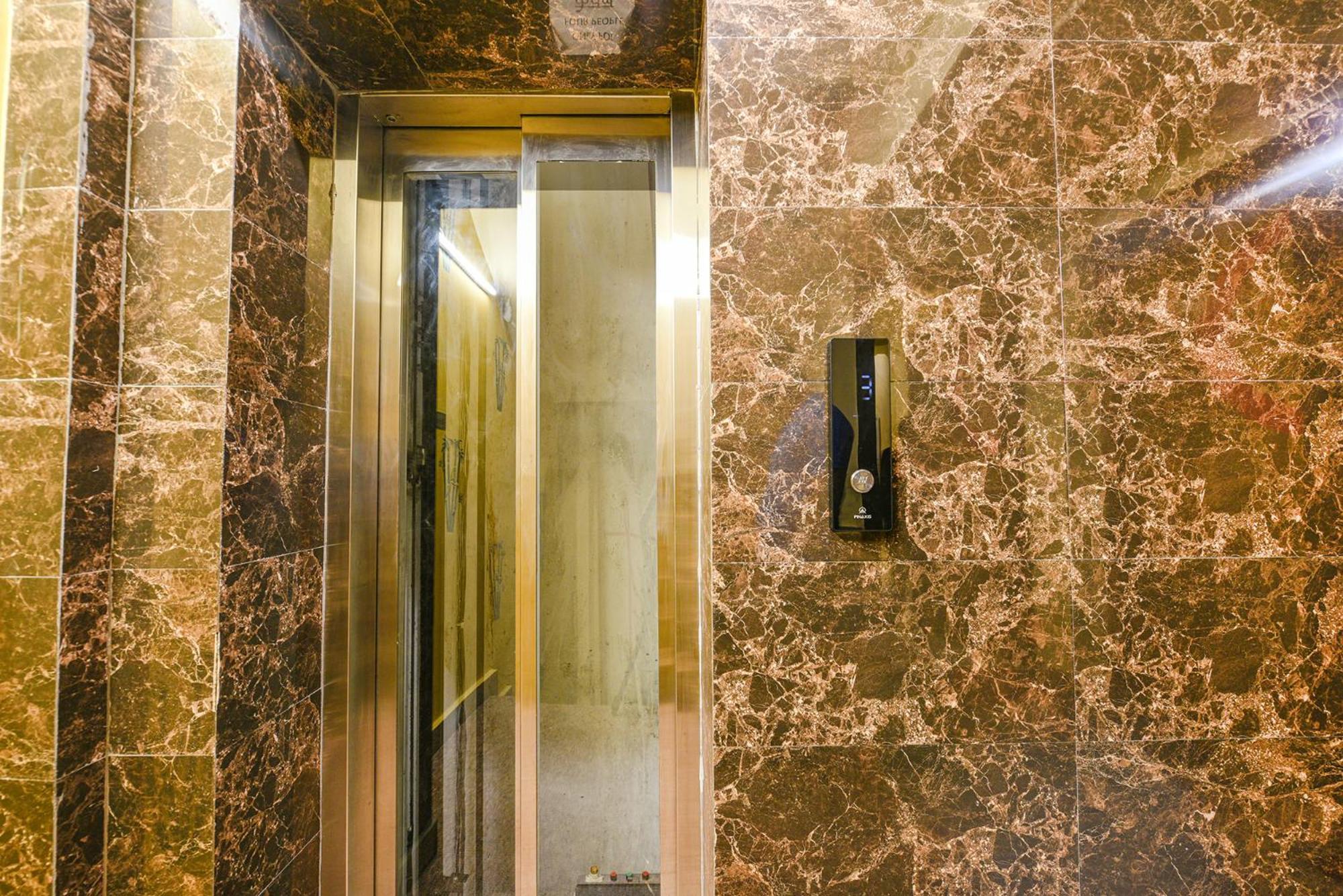 Fabhotel Ishtara Auberge - Nr Yashobhoomi Convention Centre 뉴델리 외부 사진
