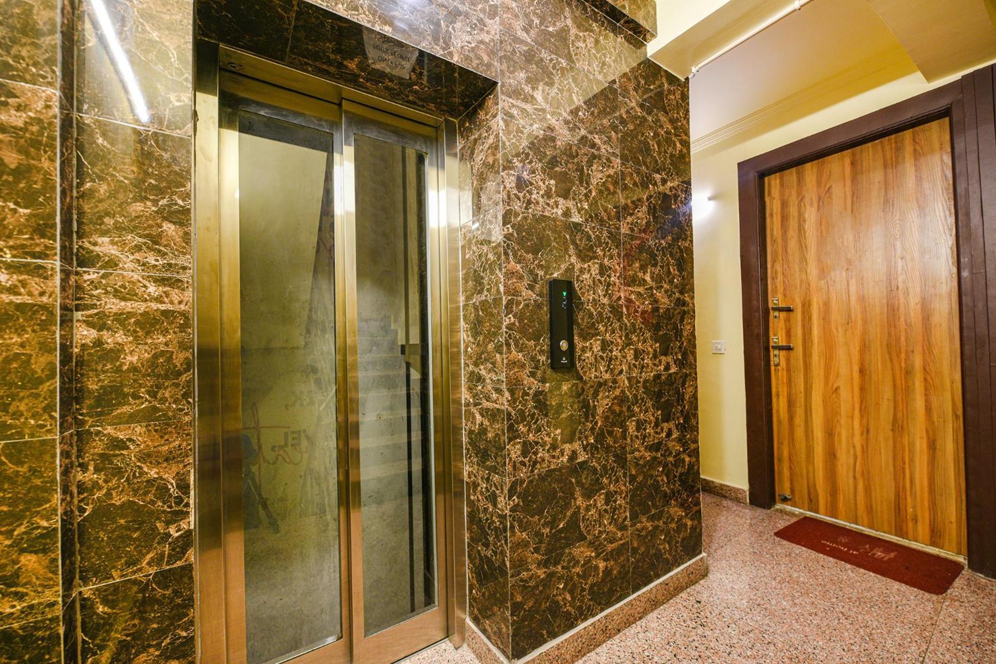 Fabhotel Ishtara Auberge - Nr Yashobhoomi Convention Centre 뉴델리 외부 사진